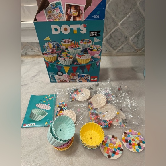 Lego Other - LEGO DOTS cupcakes Party Set